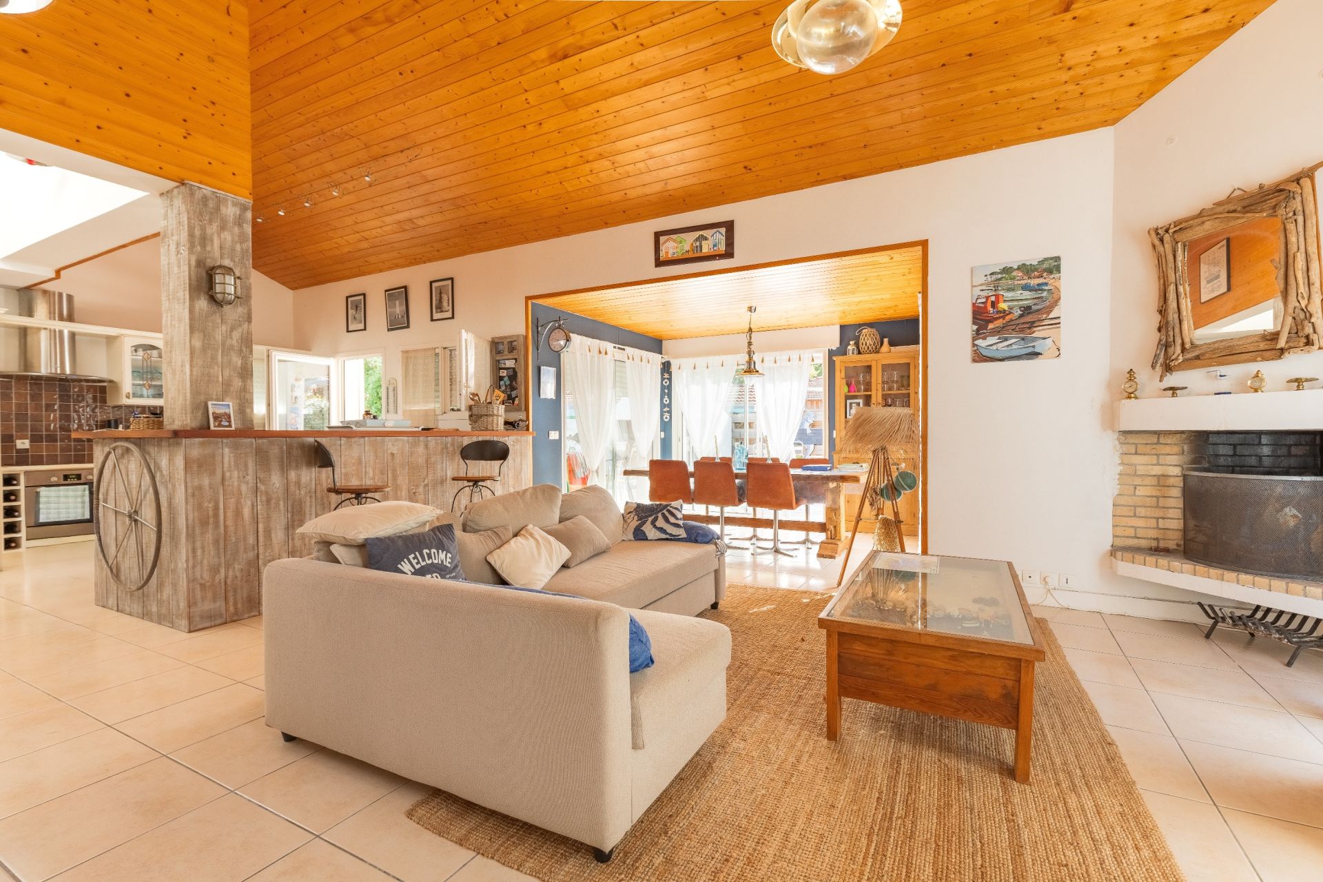 house 7 Rooms for sale on CAP FERRET (33970)