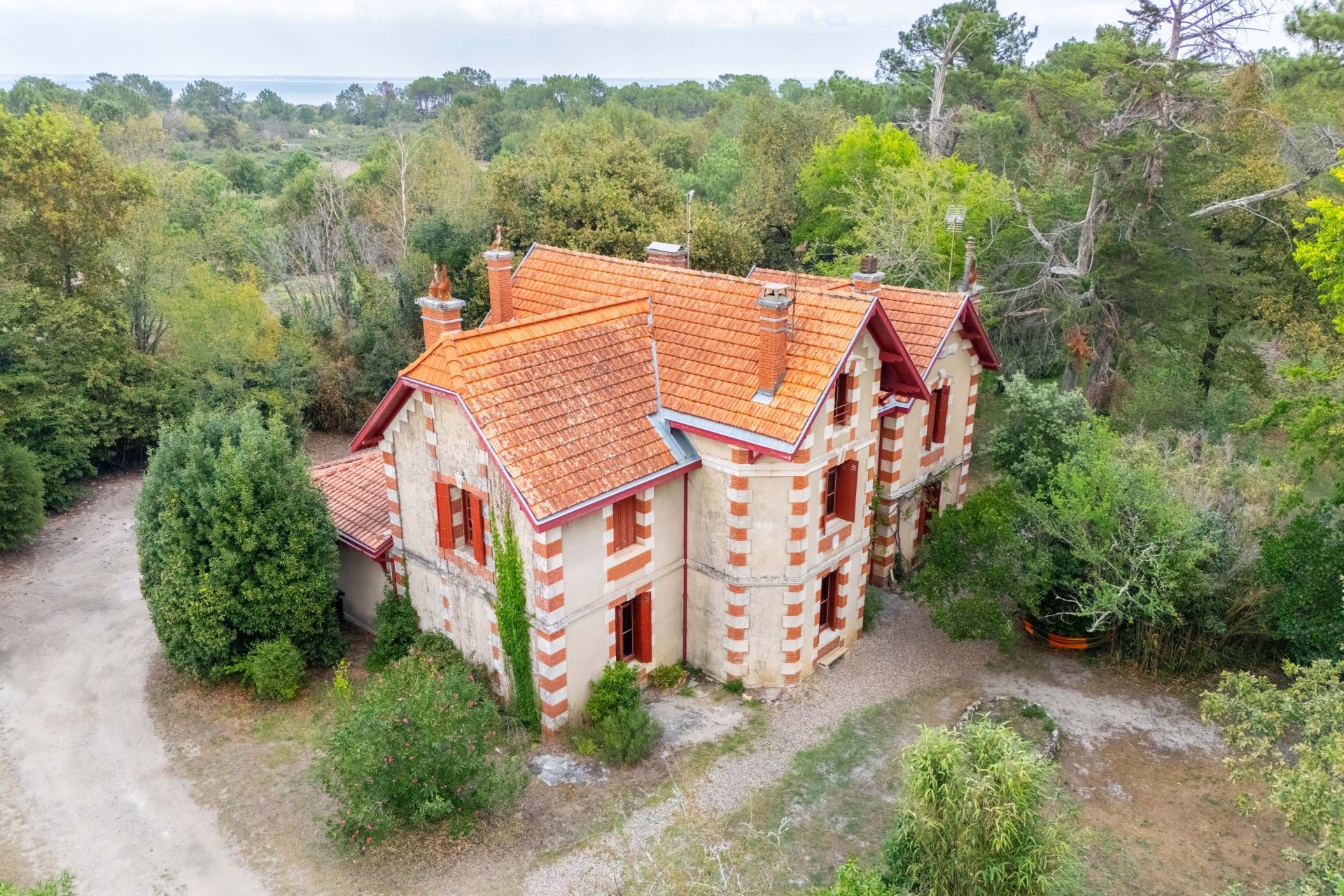 house 15 Rooms for sale on LA TESTE DE BUCH (33260)