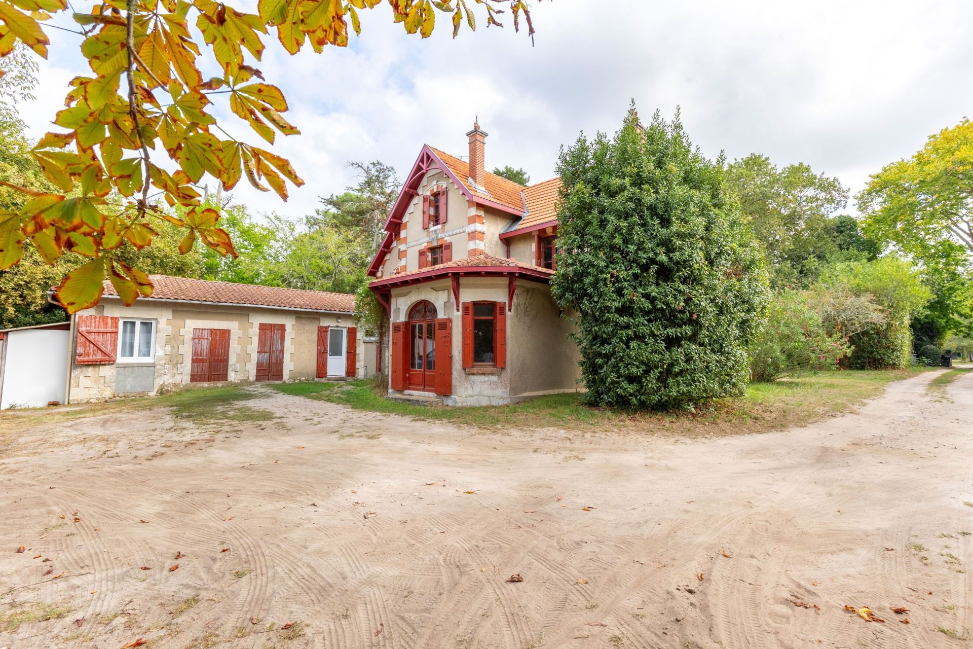 house 15 Rooms for sale on LA TESTE DE BUCH (33260)